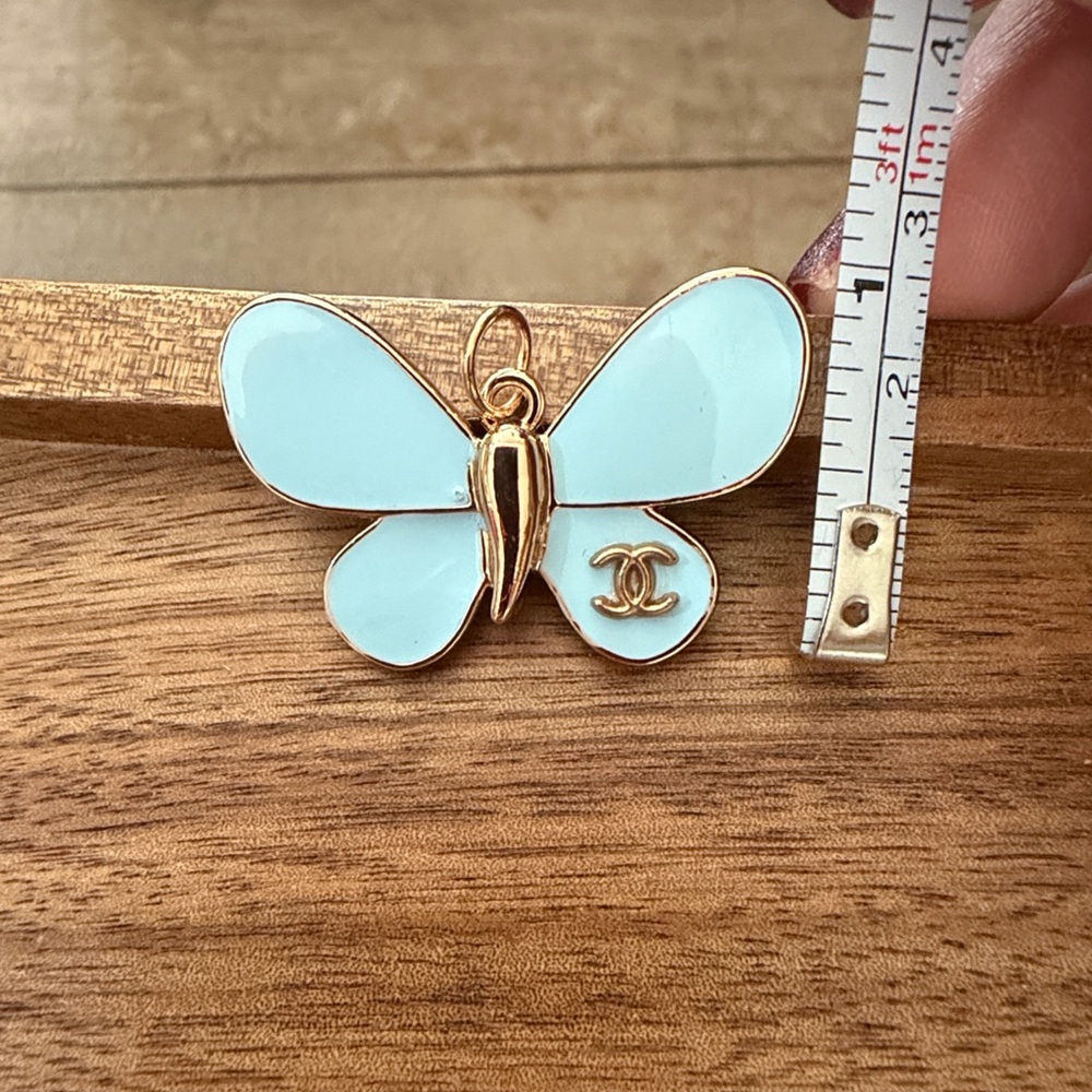 CHANEL Gold and Light Blue Butterfly Zipper Pull - Picture 5 of 9